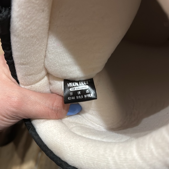 Moon boots! Like new! - Picture 5 of 5